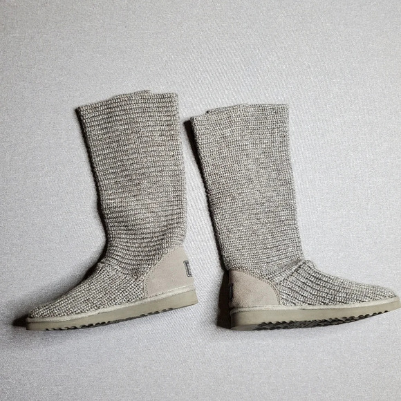 Uggs Cardy Gray Knit Boots - Picture 7 of 9